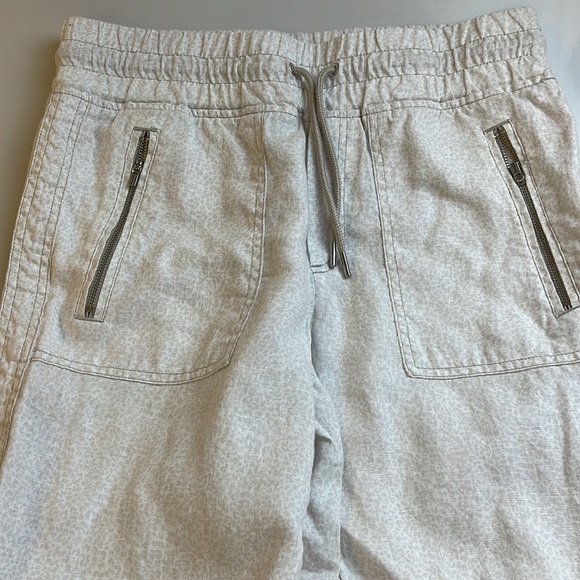 Athleta White Cabon Linen Leopard Print - Picture 2 of 5